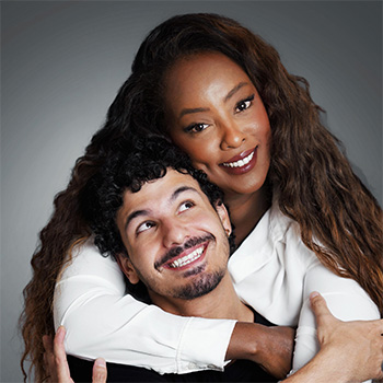 תקווה ואדיר – עושות מופע